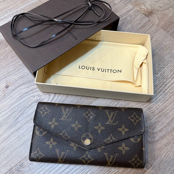 Louis Vuitton Handbags - Louis Vuitton Sarah Wallet